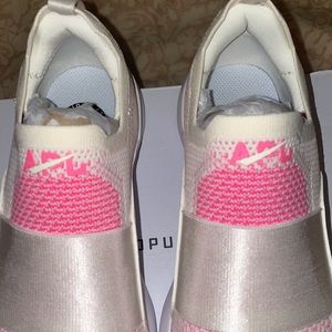 APL NWT Limited Edition Women's TechLoom Bliss